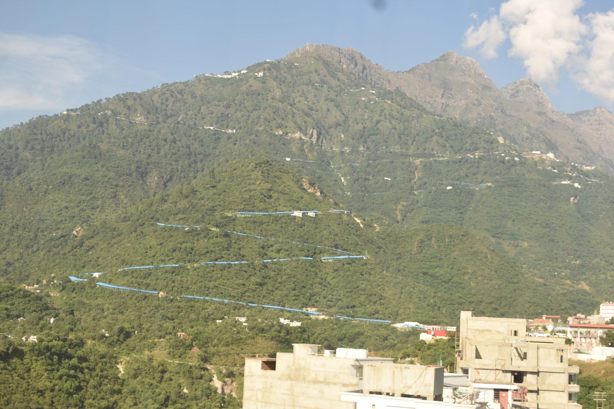 K C Residency Vaishnodevi Ξενοδοχείο Katra  Εξωτερικό φωτογραφία