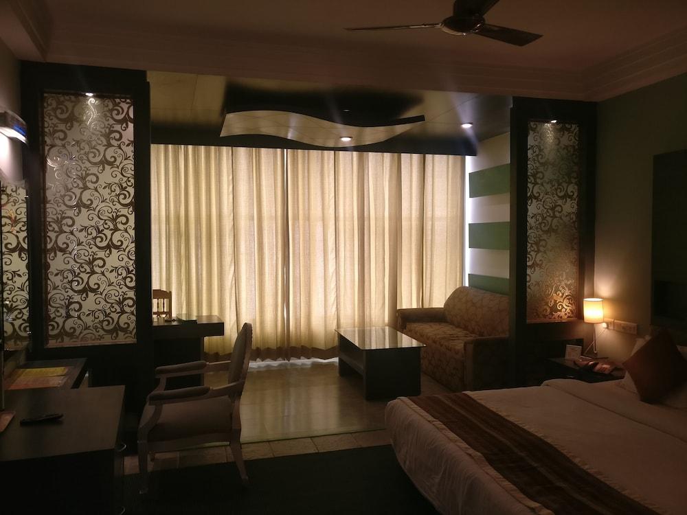 K C Residency Vaishnodevi Ξενοδοχείο Katra  Εξωτερικό φωτογραφία