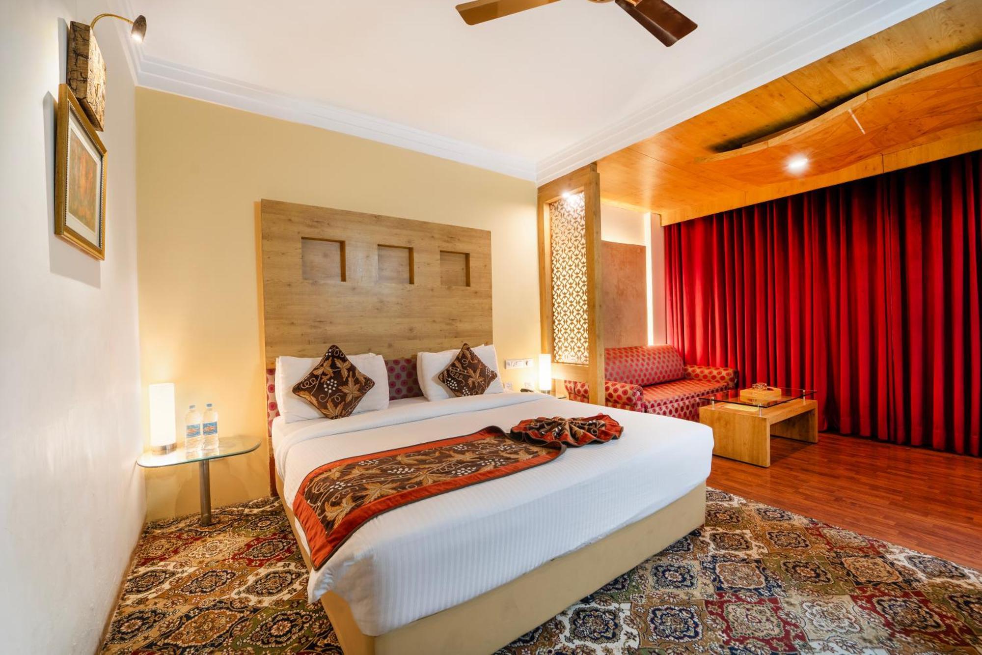 K C Residency Vaishnodevi Ξενοδοχείο Katra  Εξωτερικό φωτογραφία
