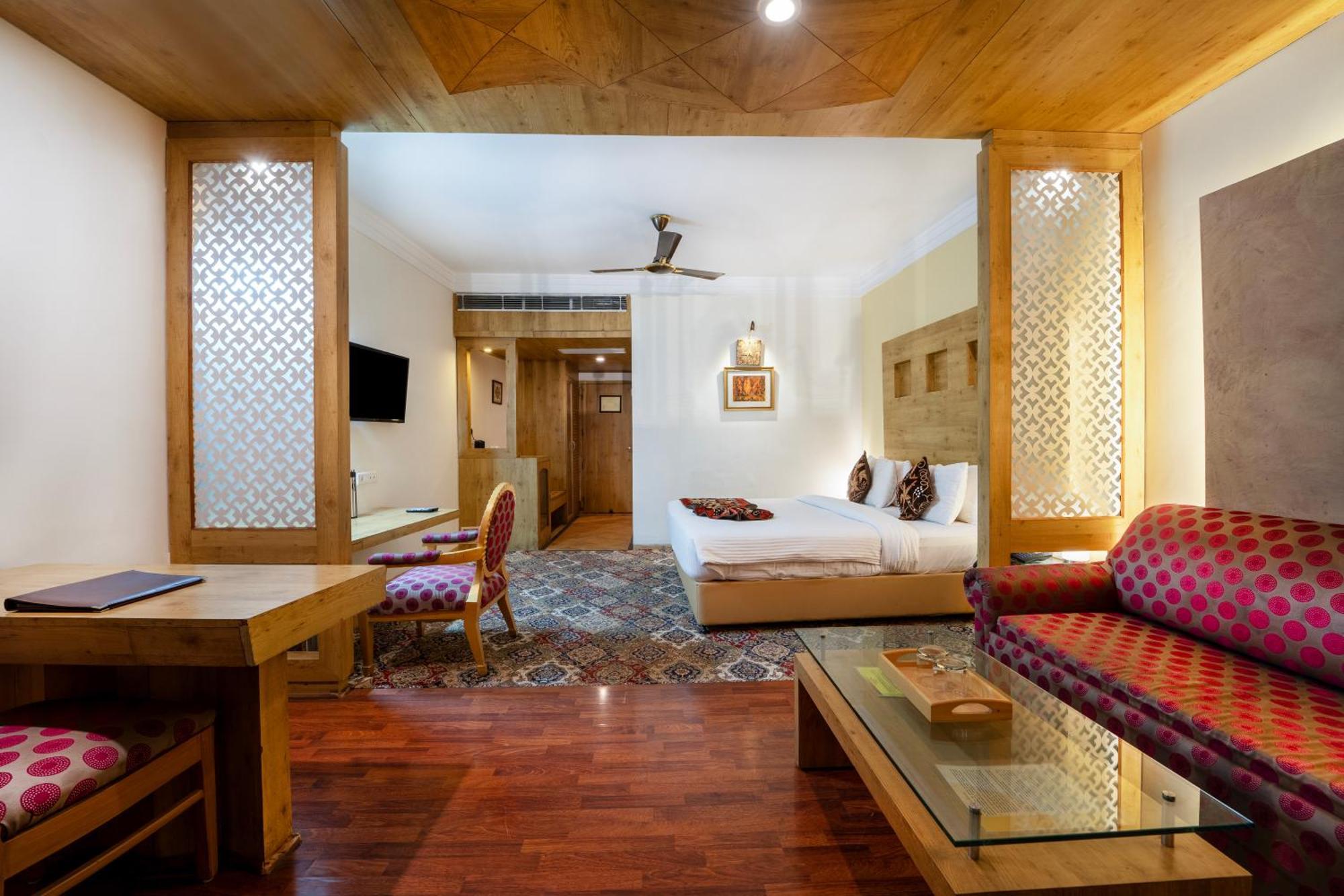 K C Residency Vaishnodevi Ξενοδοχείο Katra  Εξωτερικό φωτογραφία