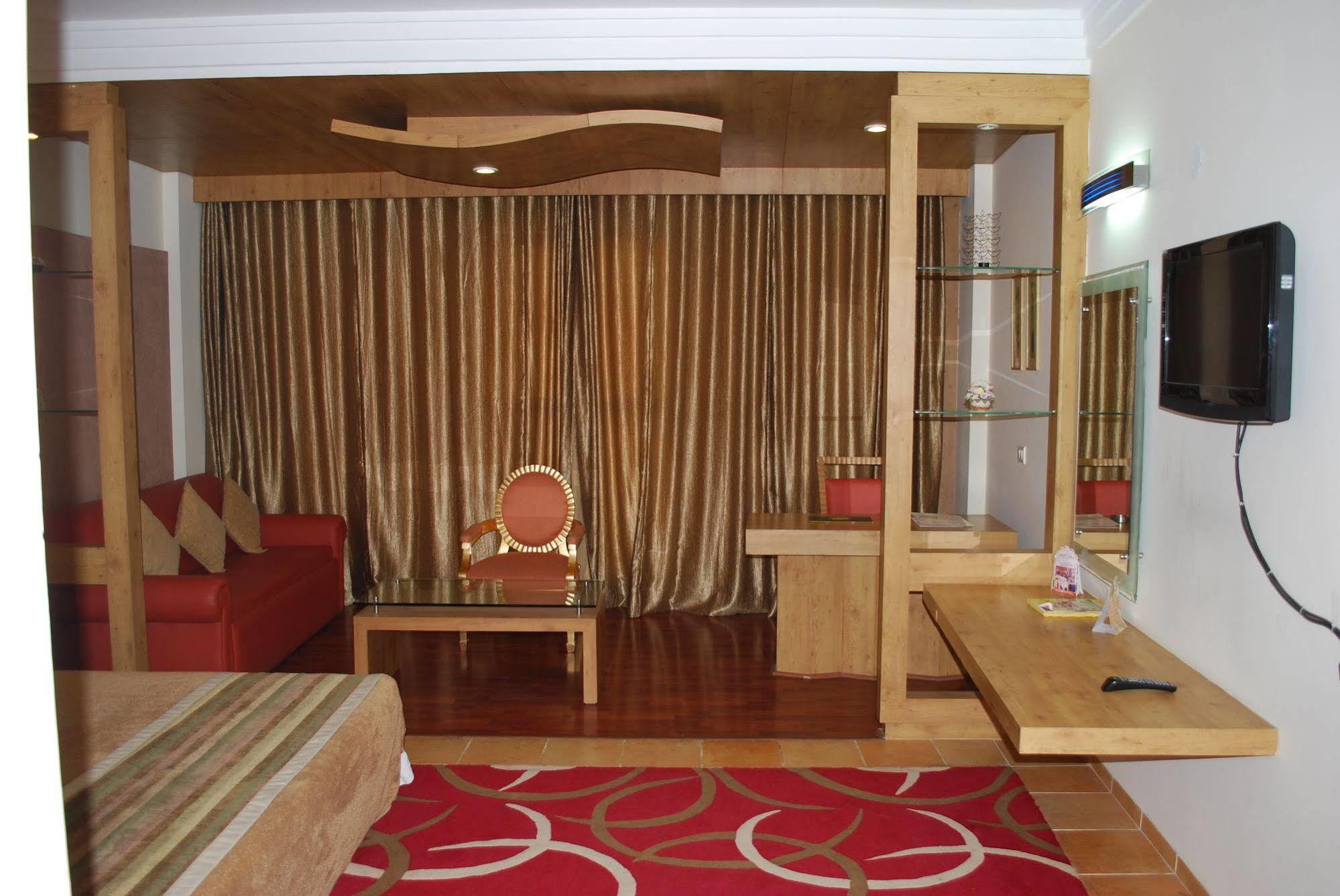 K C Residency Vaishnodevi Ξενοδοχείο Katra  Εξωτερικό φωτογραφία